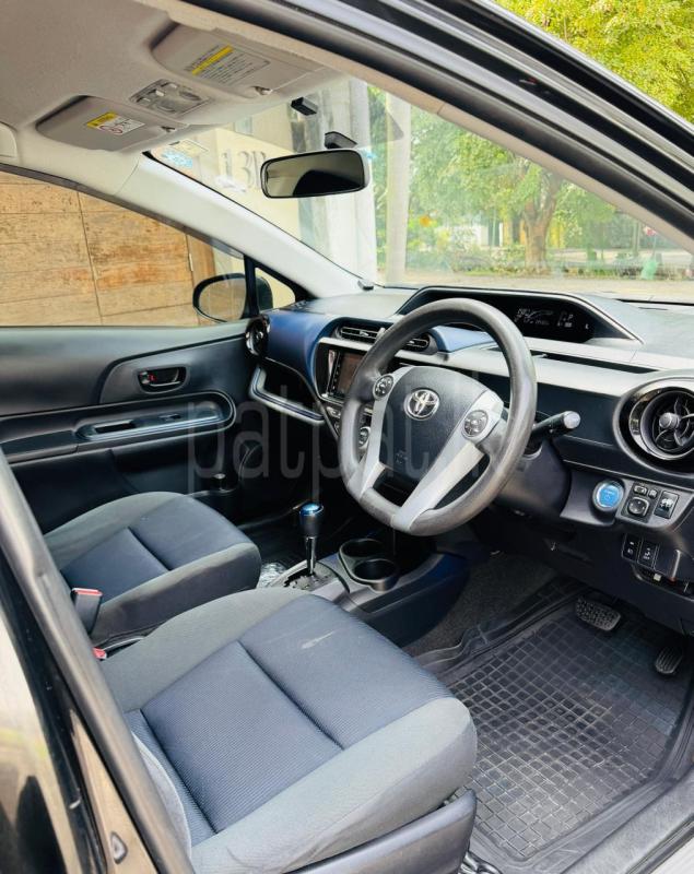 Toyota Aqua 2015 - பயன்படுத்தப்பட்டது கார் sale in Sri Lanka - patpat.lk