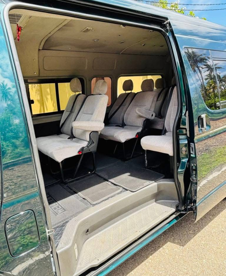 Toyota Hiace 2011 - பயன்படுத்தப்பட்டது வேன் sale in Sri Lanka - patpat.lk