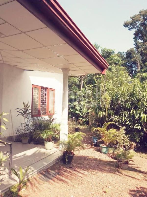House for Sale in Bandaragama ads-image-1