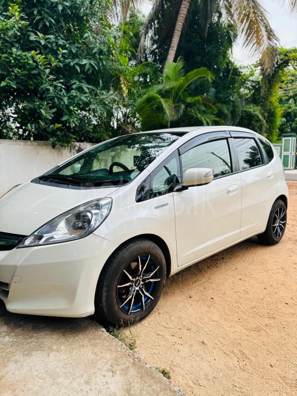 Honda Fit 2013 - பயன்படுத்தப்பட்டது கார் sale in Sri Lanka - patpat.lk