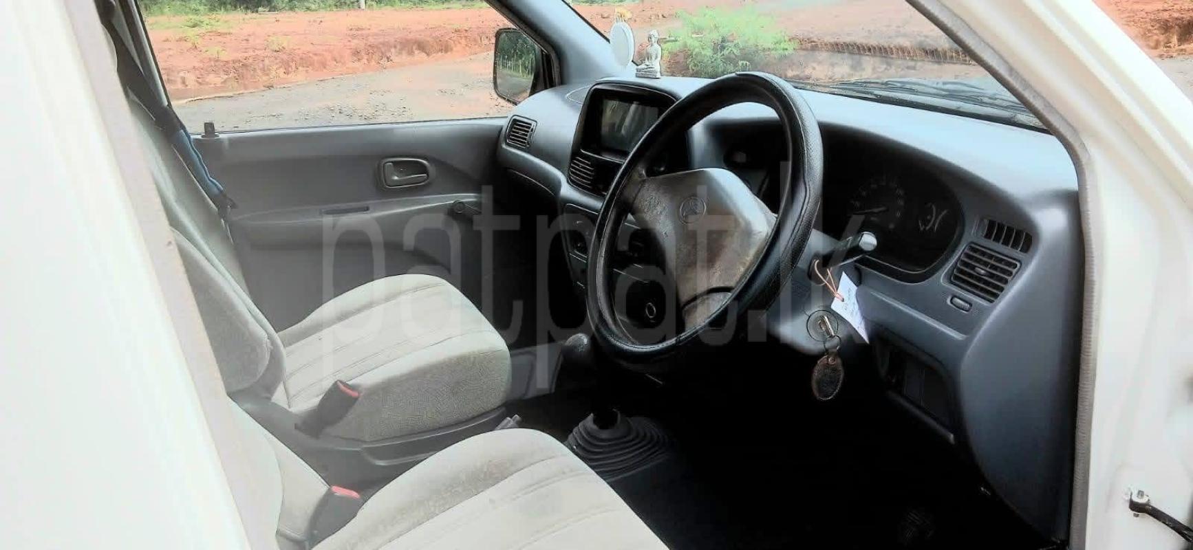 Toyota Noah 1999 - பயன்படுத்தப்பட்டது வேன் sale in Sri Lanka - patpat.lk