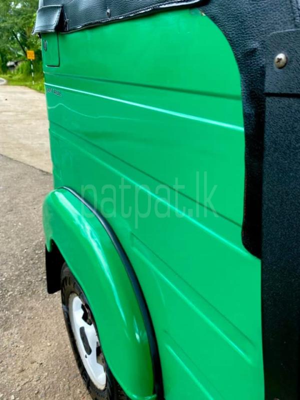 Bajaj 4 stroke 2019 - பயன்படுத்தப்பட்டது முச்சக்கர வண்டி sale in Sri Lanka - patpat.lk
