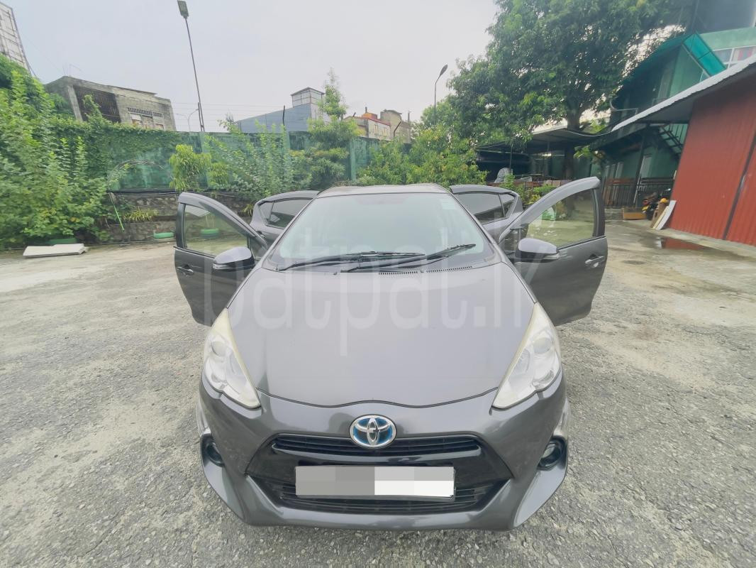 Toyota Aqua 2015 - பயன்படுத்தப்பட்டது கார் sale in Sri Lanka - patpat.lk