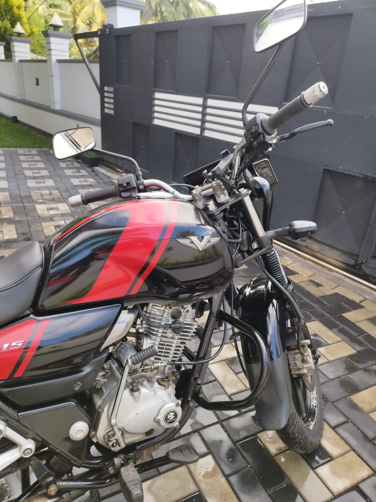 Bajaj V15 2016 - Used Bike sale in Sri Lanka - patpat.lk
