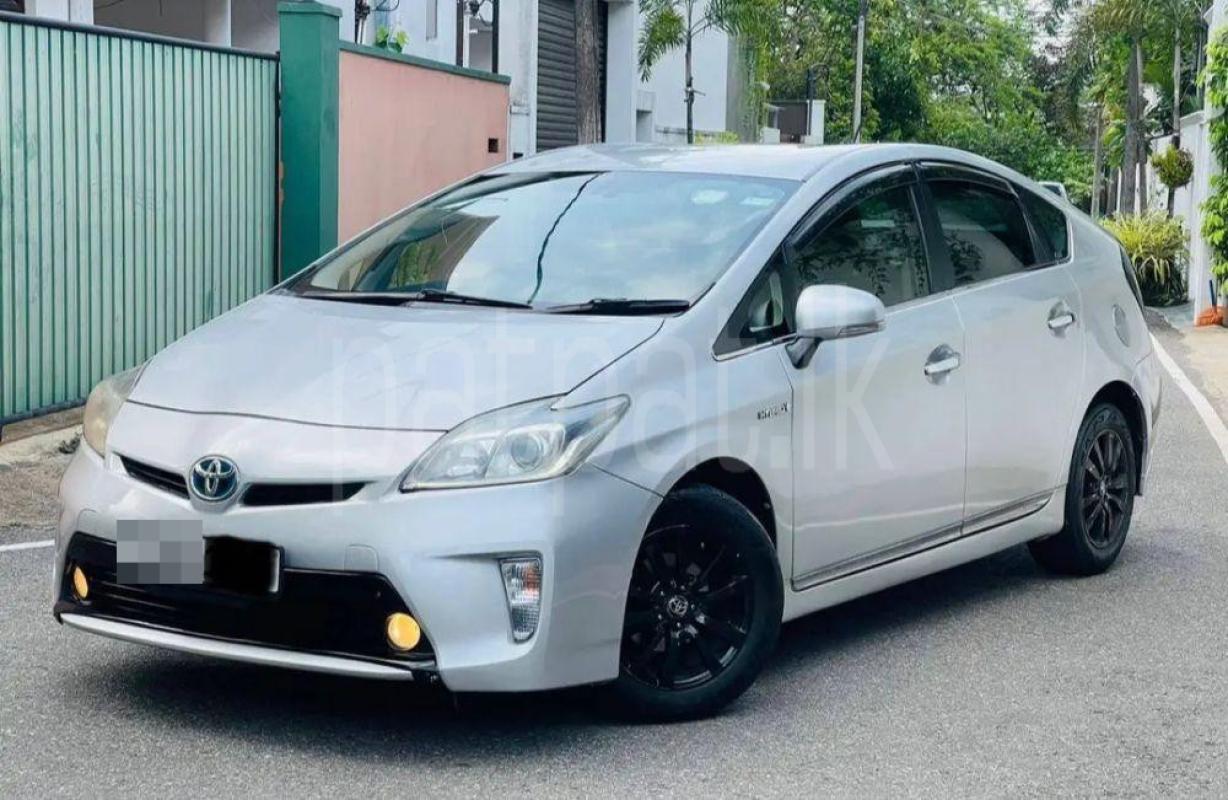 Toyota Prius 2013 - பயன்படுத்தப்பட்டது கார் sale in Sri Lanka - patpat.lk