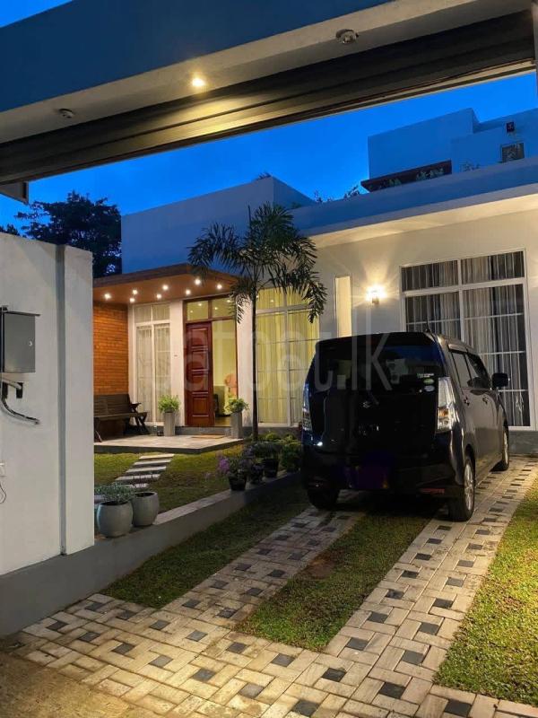 House for Sale in Athurugiriya