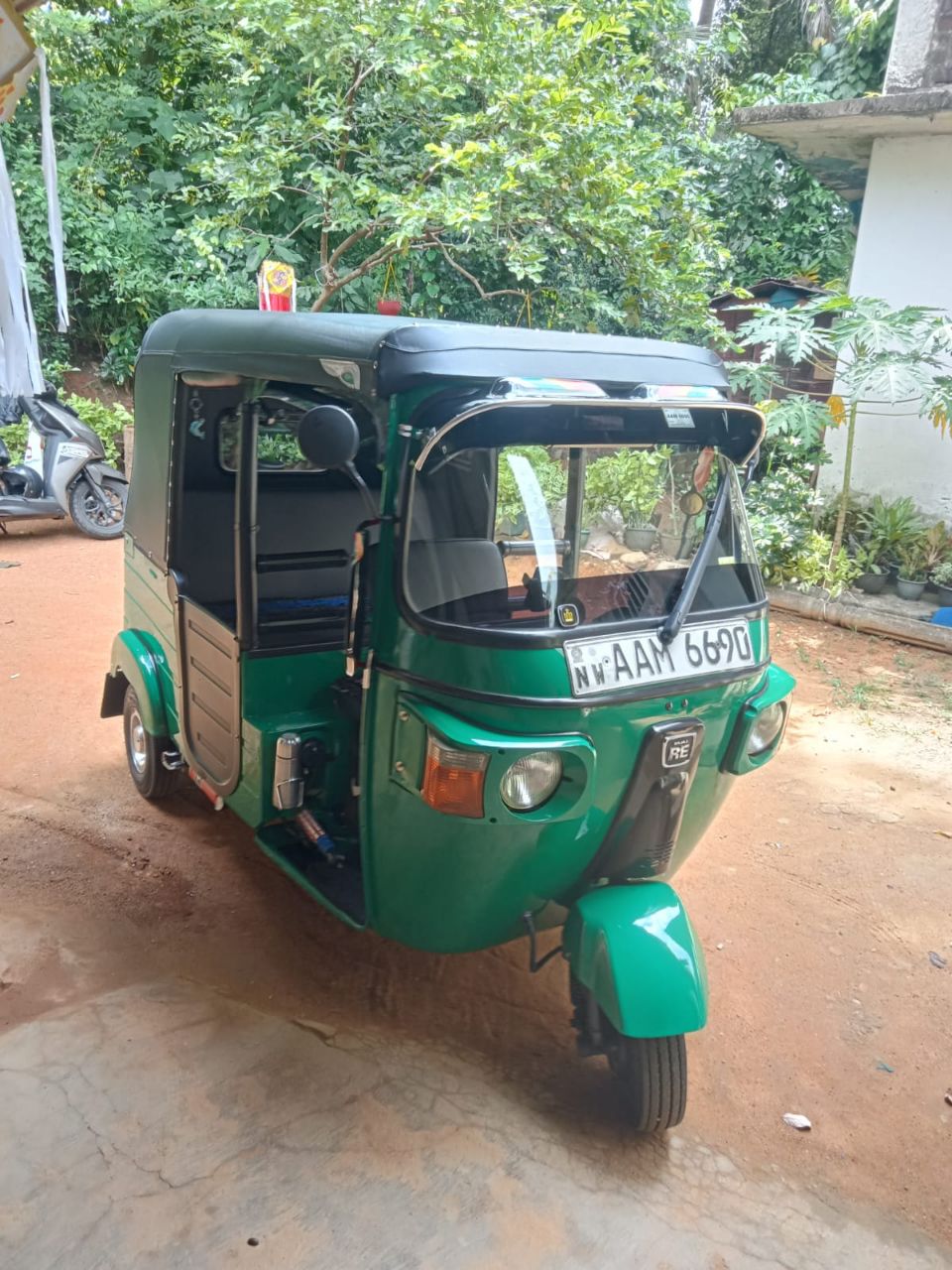 Bajaj 4 stroke 2012 - භාවිතා කරන ලද ත්‍රිරෝද රථය sale in Sri Lanka - patpat.lk