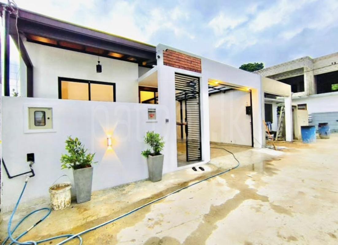 House for Sale in Athurugiriya ads-image-1