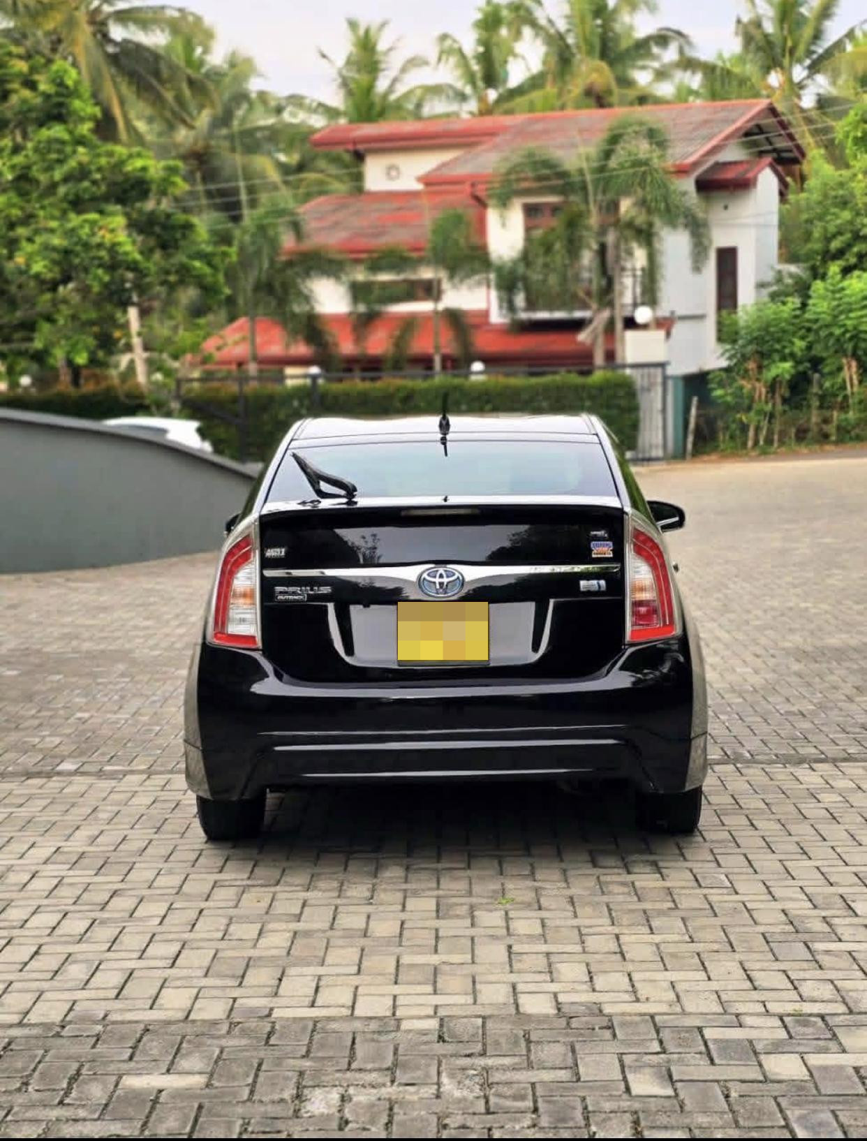 Toyota Prius 2013 - பயன்படுத்தப்பட்டது கார் sale in Sri Lanka - patpat.lk