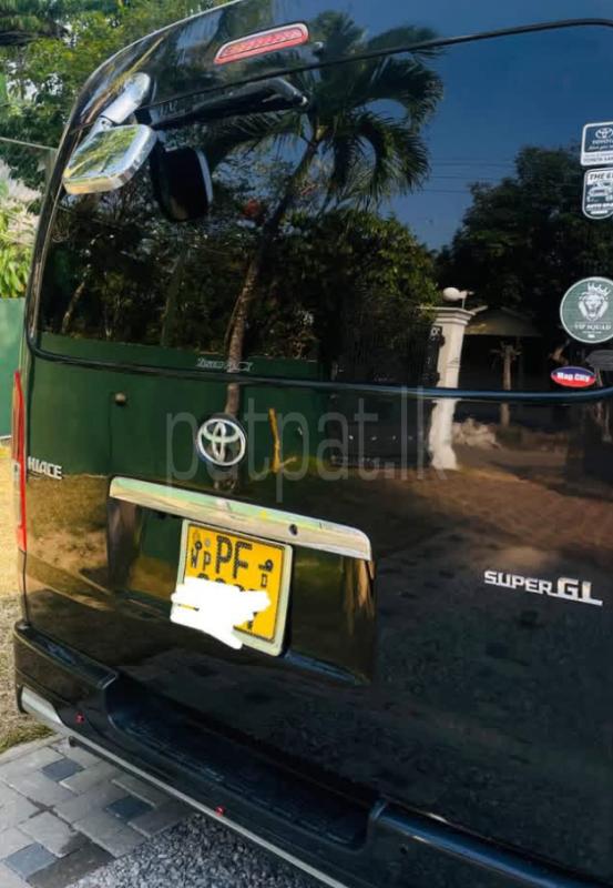 Toyota Hiace 2011 - பயன்படுத்தப்பட்டது வேன் sale in Sri Lanka - patpat.lk