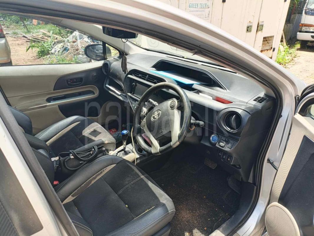 Toyota Aqua 2012 - பயன்படுத்தப்பட்டது கார் sale in Sri Lanka - patpat.lk