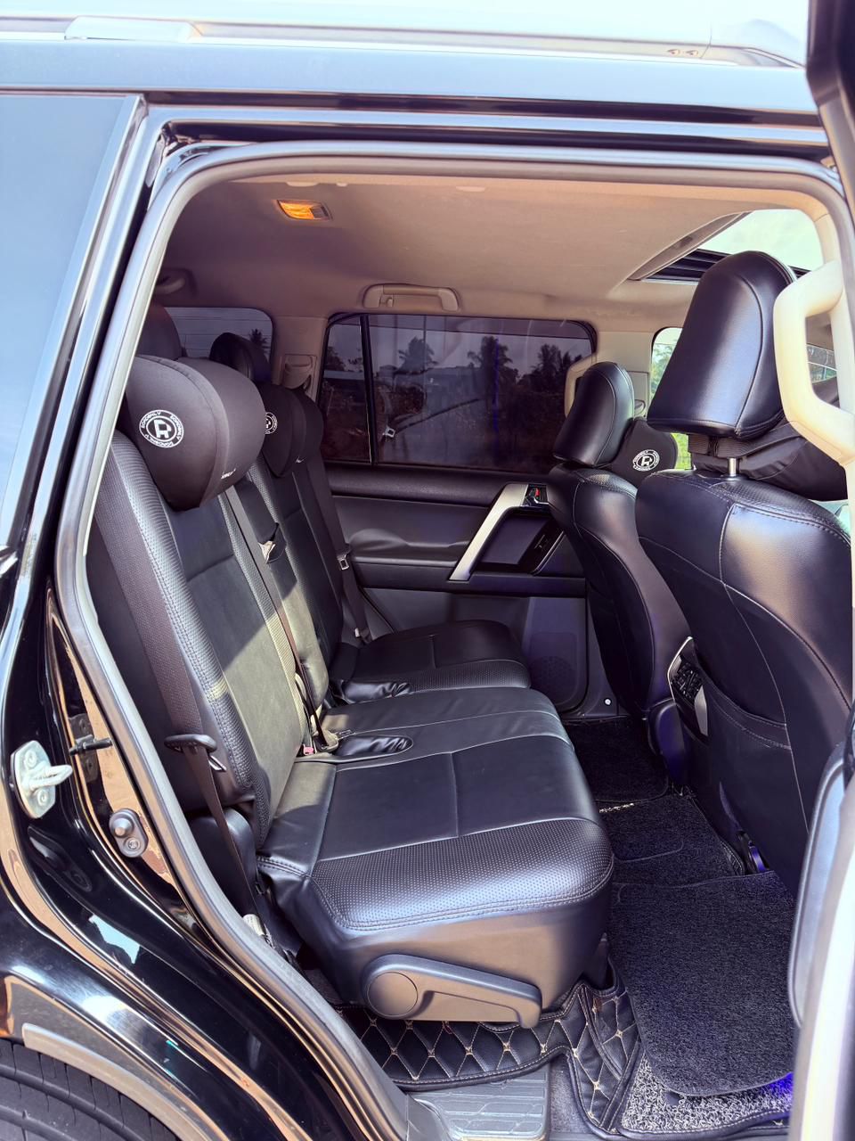 Toyota Land Cruiser Prado 2010 - பயன்படுத்தப்பட்டது SUV sale in Sri Lanka - patpat.lk