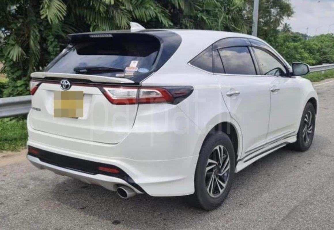 Toyota Harrier 2017 - பயன்படுத்தப்பட்டது SUV sale in Sri Lanka - patpat.lk