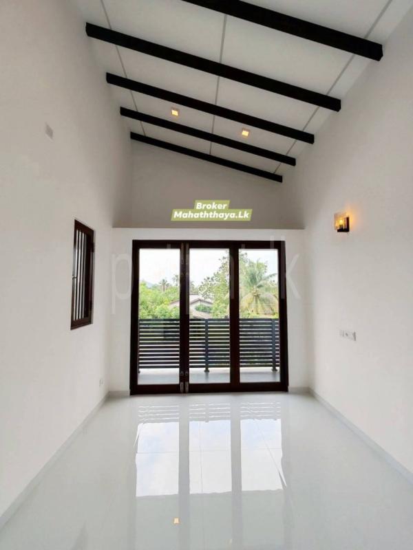 House for Sale in Athurugiriya