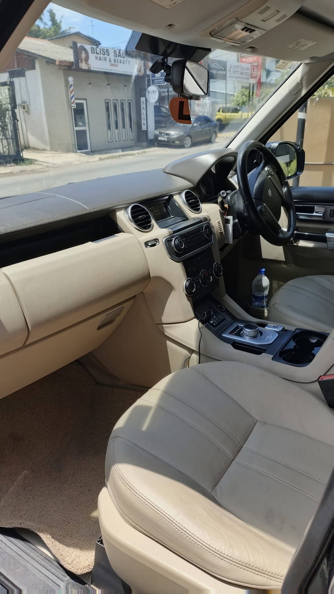 Land Rover Discovery 2015 - பயன்படுத்தப்பட்டது SUV sale in Sri Lanka - patpat.lk