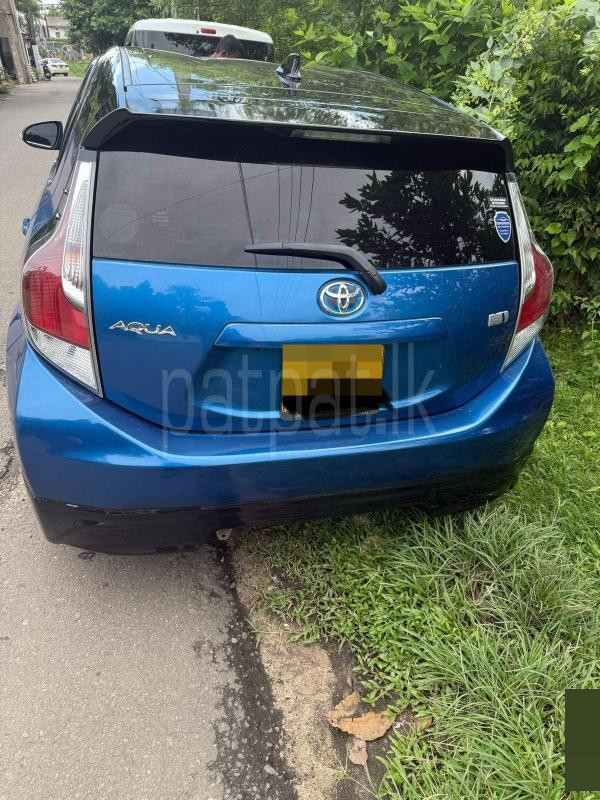 Toyota Aqua 2015 - பயன்படுத்தப்பட்டது கார் sale in Sri Lanka - patpat.lk