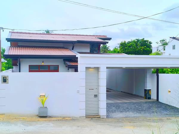 House for Sale in Athurugiriya ads-image-1