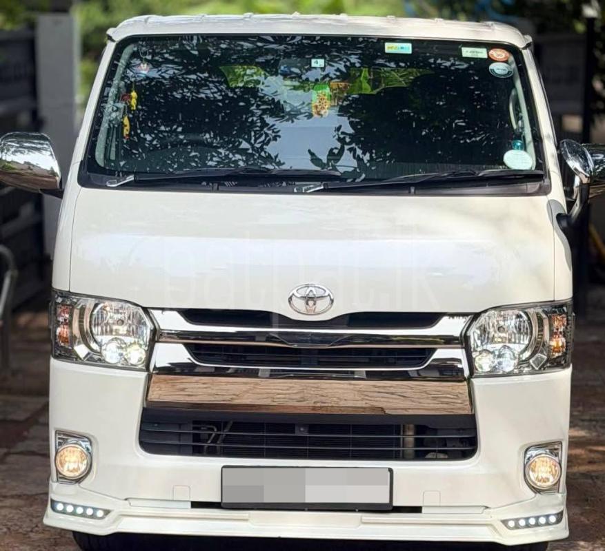 Toyota Hiace 2016 - பயன்படுத்தப்பட்டது வேன் sale in Sri Lanka - patpat.lk