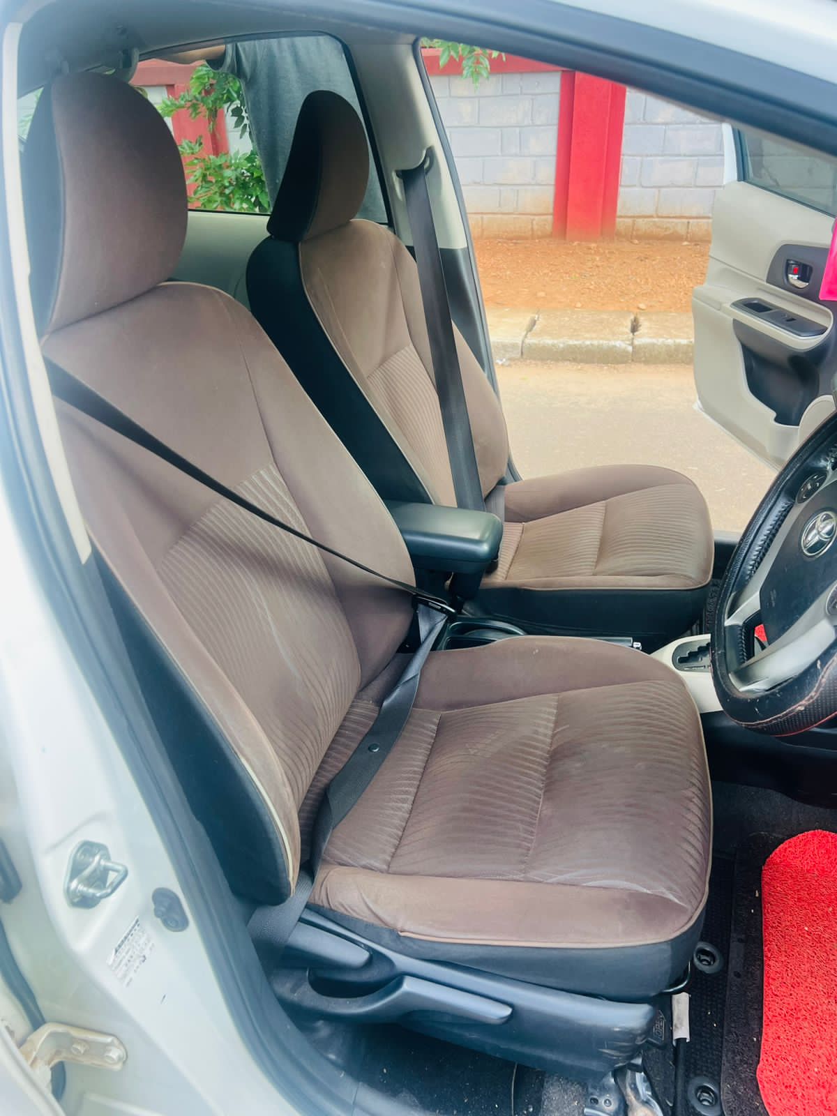 Toyota Aqua 2013 - பயன்படுத்தப்பட்டது கார் sale in Sri Lanka - patpat.lk