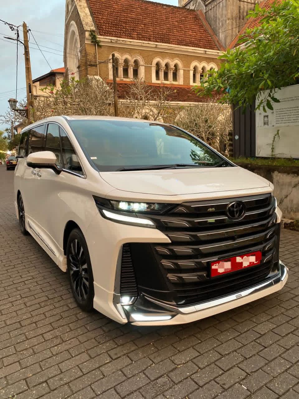 Toyota Alphard 2024 - අලුත් වෑන් රථය sale in Sri Lanka - patpat.lk