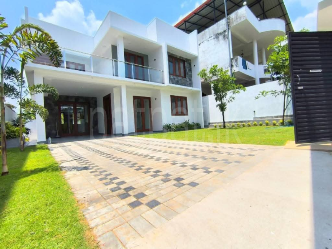 House for Sale in Athurugiriya