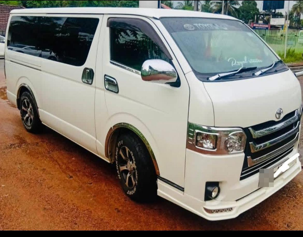 Toyota Hiace 2015 - பயன்படுத்தப்பட்டது வேன் sale in Sri Lanka - patpat.lk