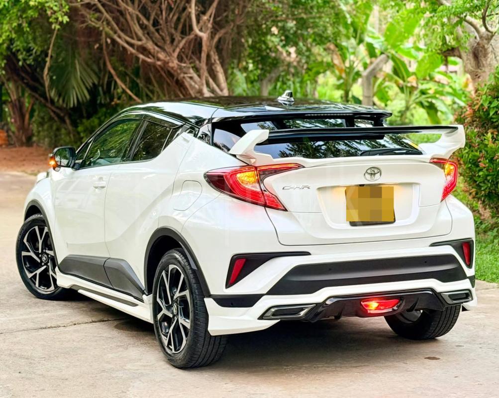 Toyota CHR 2018 - பயன்படுத்தப்பட்டது SUV sale in Sri Lanka - patpat.lk