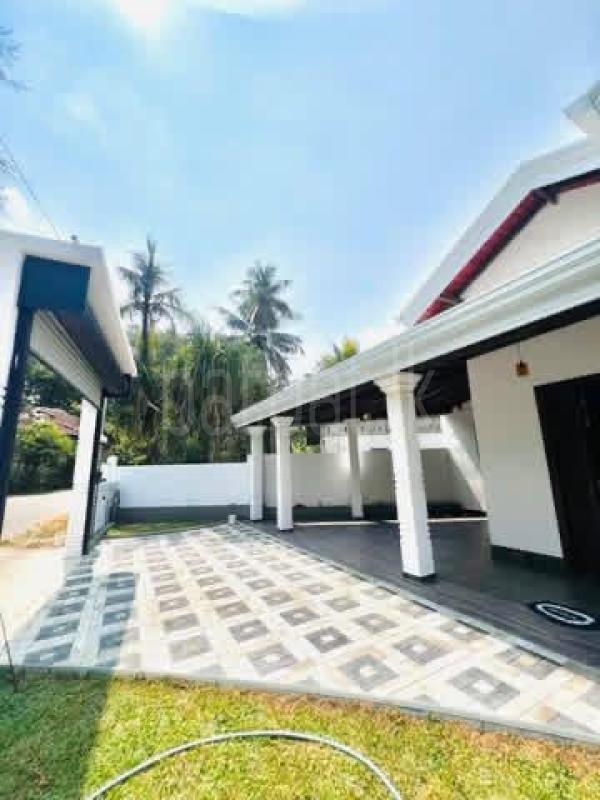 House for Sale in Akuregoda