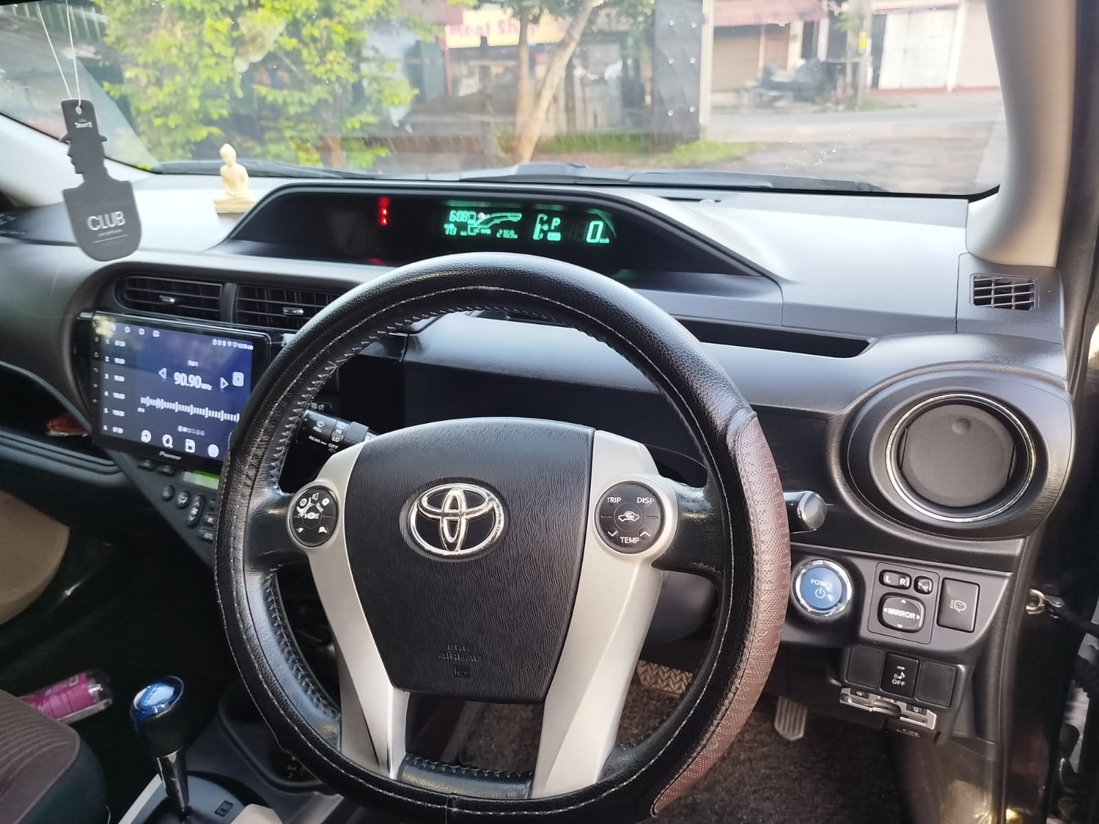 Toyota Aqua 2012 - භාවිතා කරන ලද කාර් sale in Sri Lanka - patpat.lk