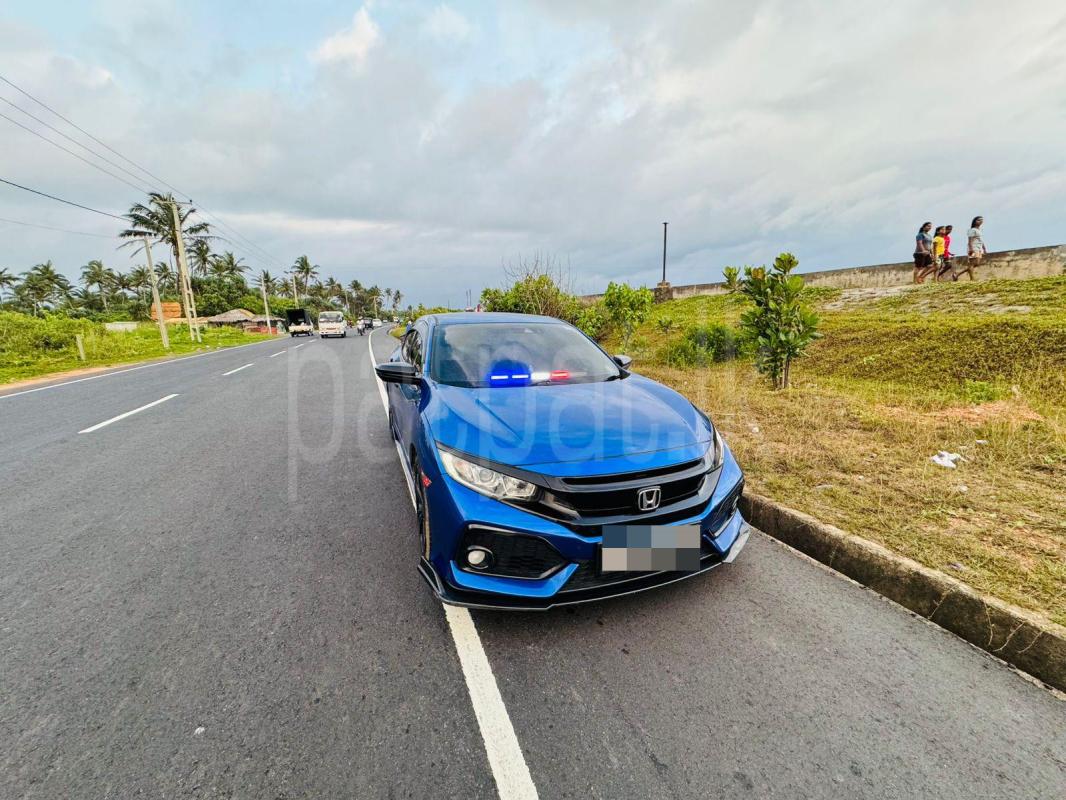 Honda Civic 2017 - பயன்படுத்தப்பட்டது கார் sale in Sri Lanka - patpat.lk
