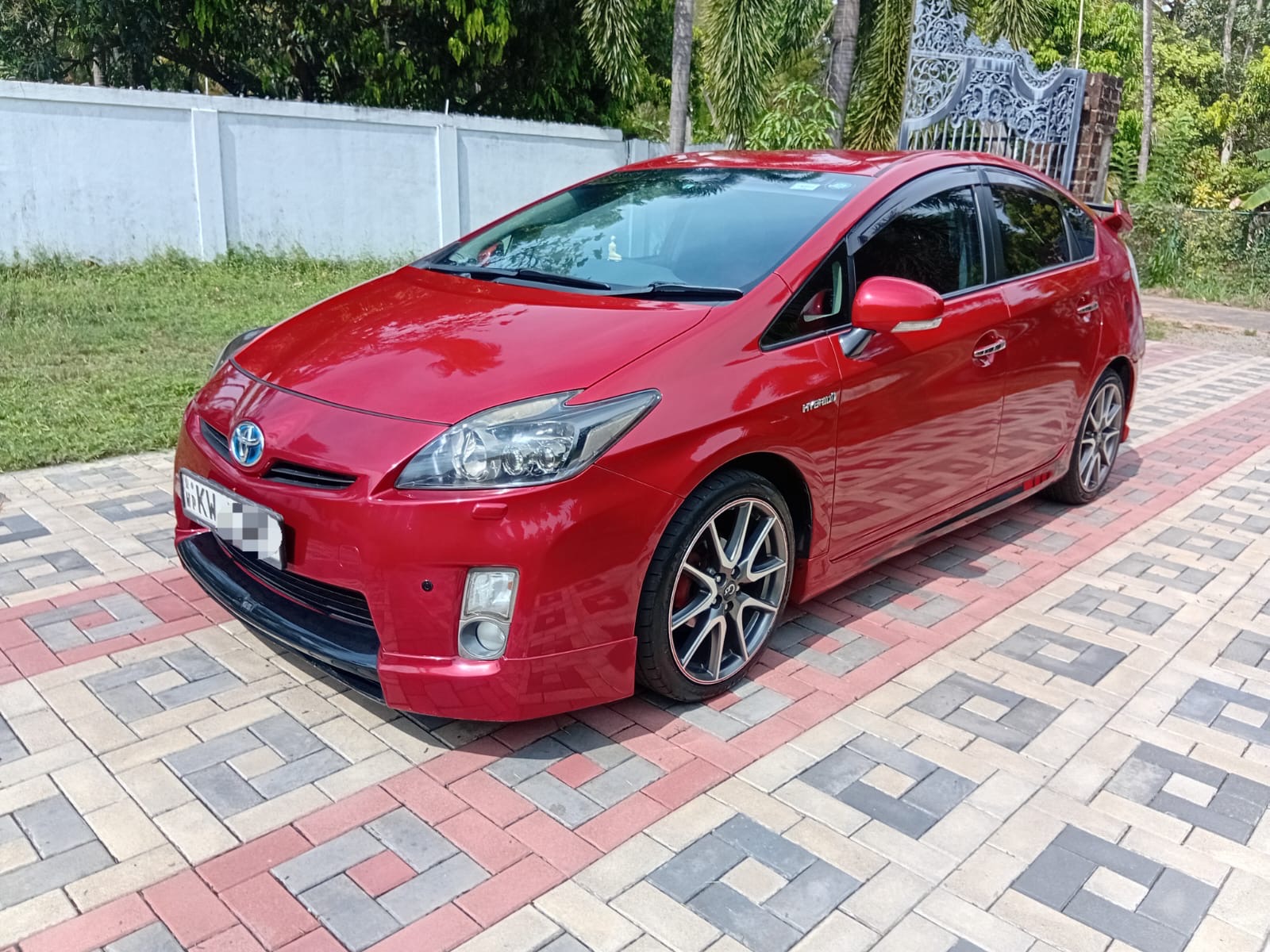Toyota Prius 2013 - பயன்படுத்தப்பட்டது கார் sale in Sri Lanka - patpat.lk