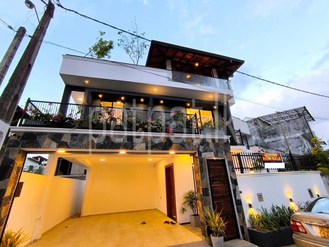 Advertisement image 3