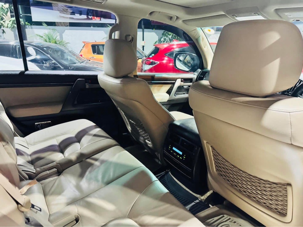 Toyota Land Cruiser Prado 2011 - பயன்படுத்தப்பட்டது SUV sale in Sri Lanka - patpat.lk