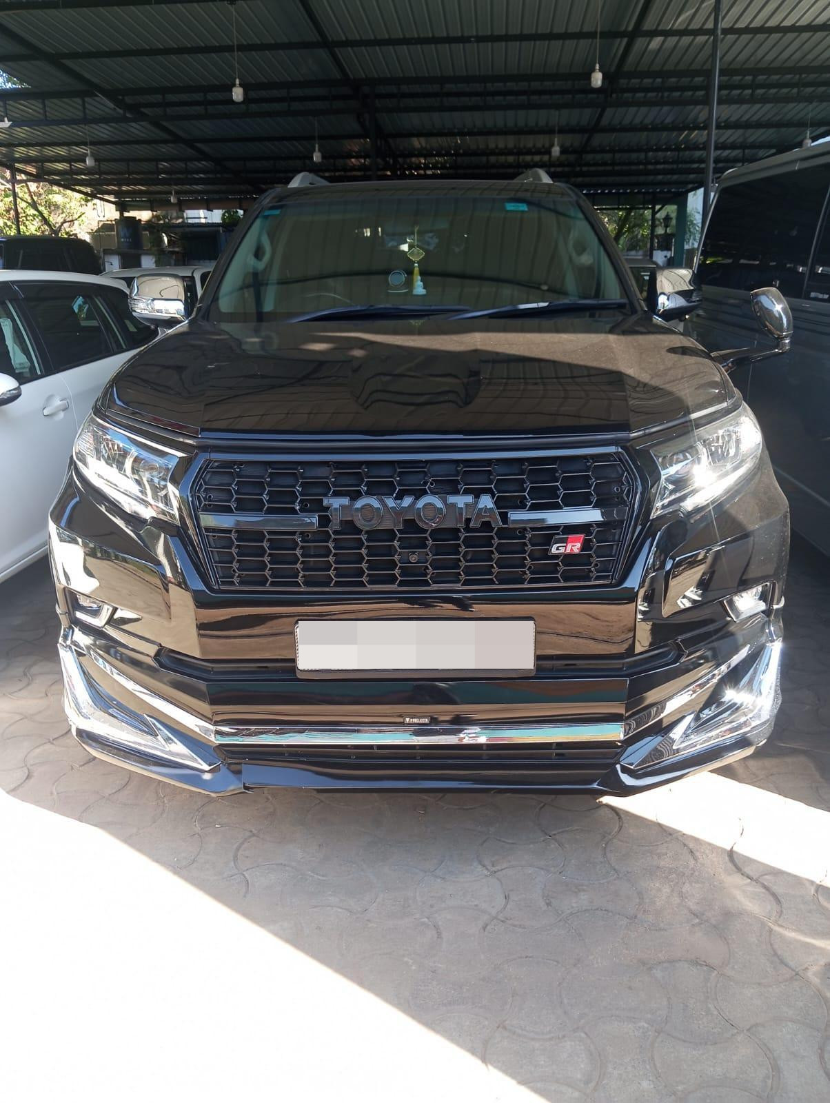 Toyota Land Cruiser Prado 2010 - பயன்படுத்தப்பட்டது SUV sale in Sri Lanka - patpat.lk