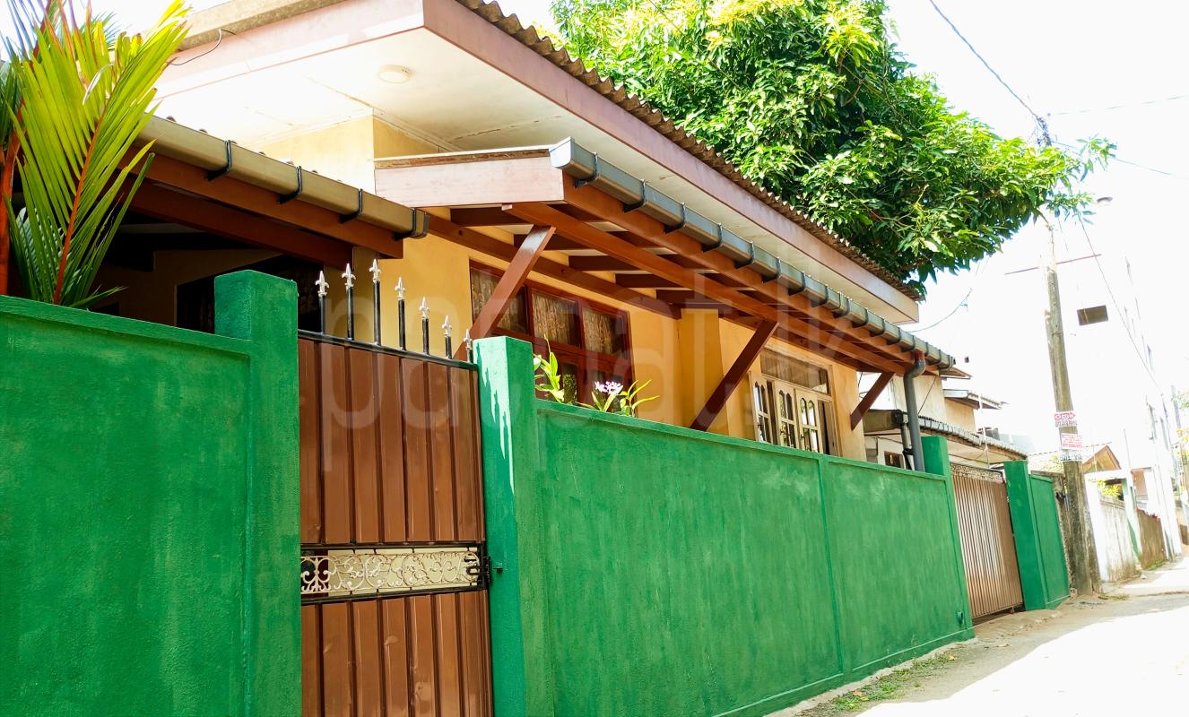 House for Sale in Moratuwa ads-image-1