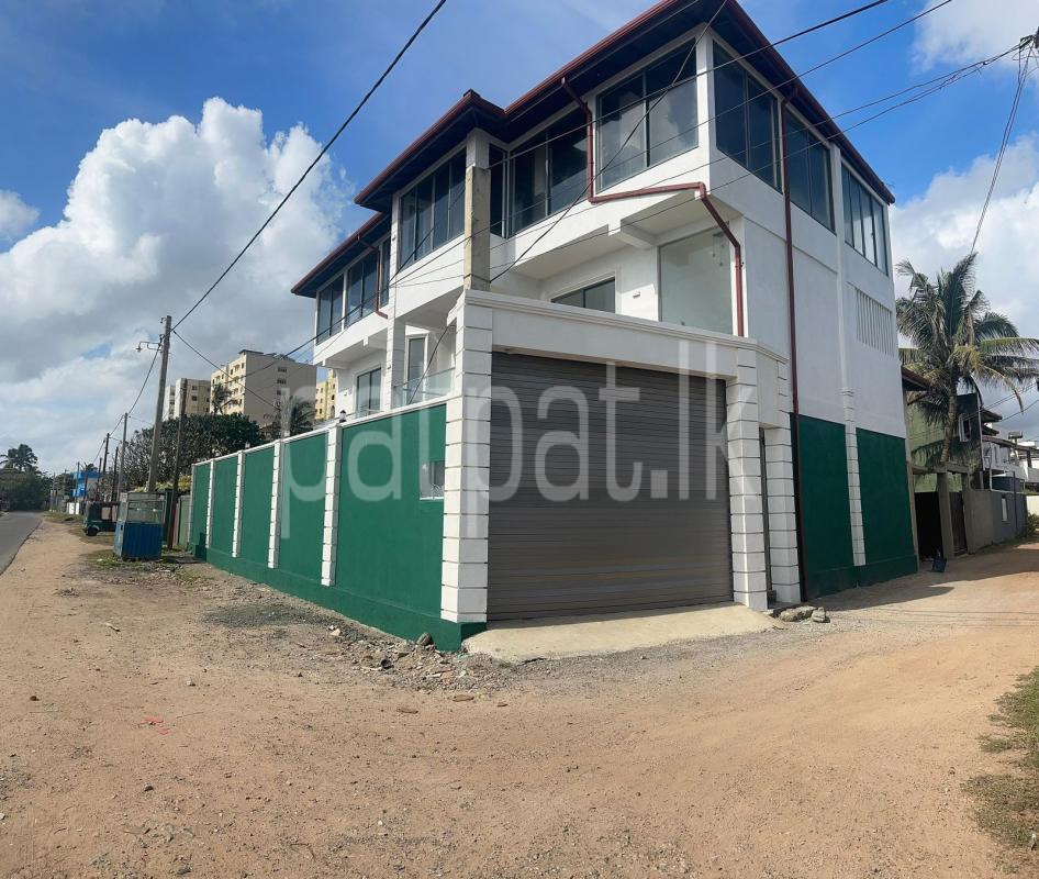 Advertisement image 1