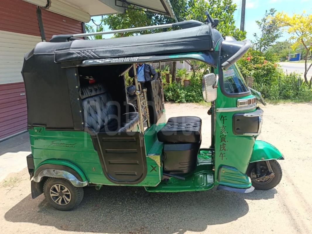 Bajaj Three Wheel 2016 - மறுசீரமைக்கப்பட்டது முச்சக்கர வண்டி sale in Sri Lanka - patpat.lk