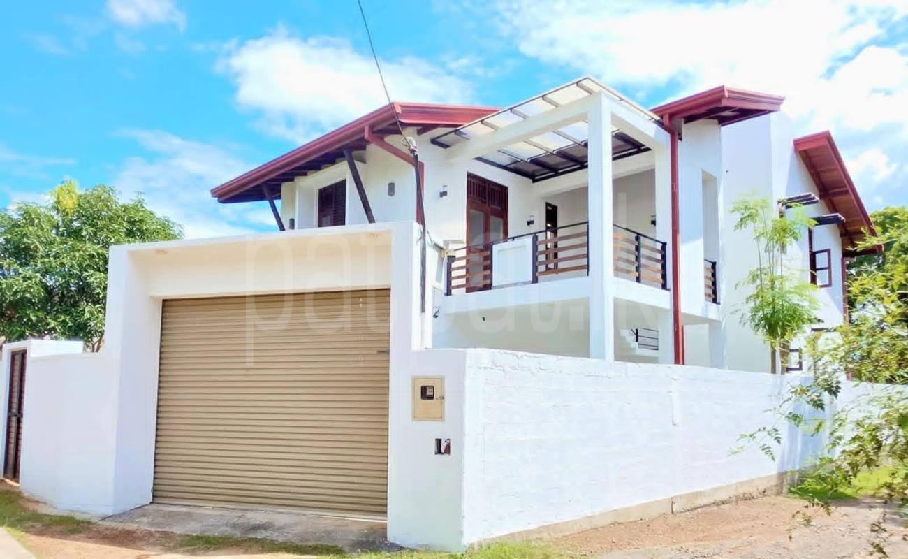 House for Sale in Boralesgamuwa