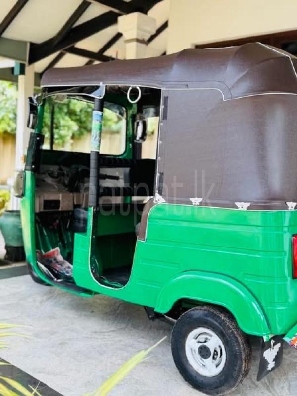 Bajaj 4 stroke 2015 - பயன்படுத்தப்பட்டது முச்சக்கர வண்டி sale in Sri Lanka - patpat.lk