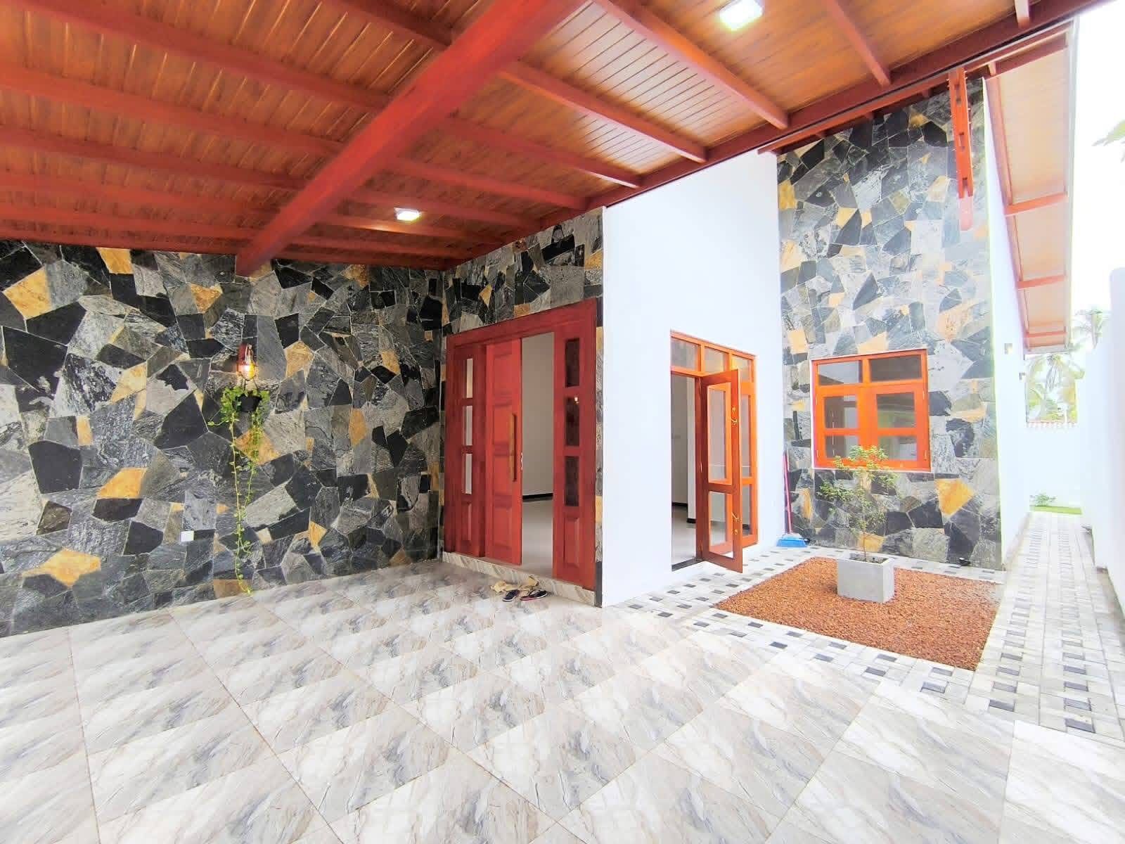 House for Sale in Athurugiriya