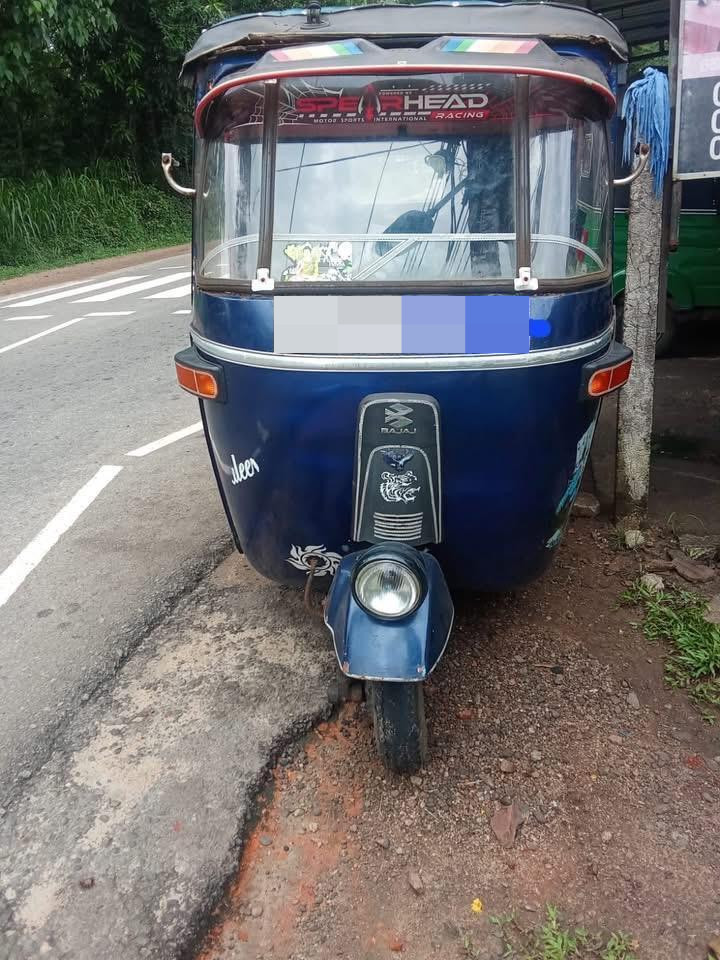 Bajaj 2 stroke 2003 - பயன்படுத்தப்பட்டது முச்சக்கர வண்டி sale in Sri Lanka - patpat.lk