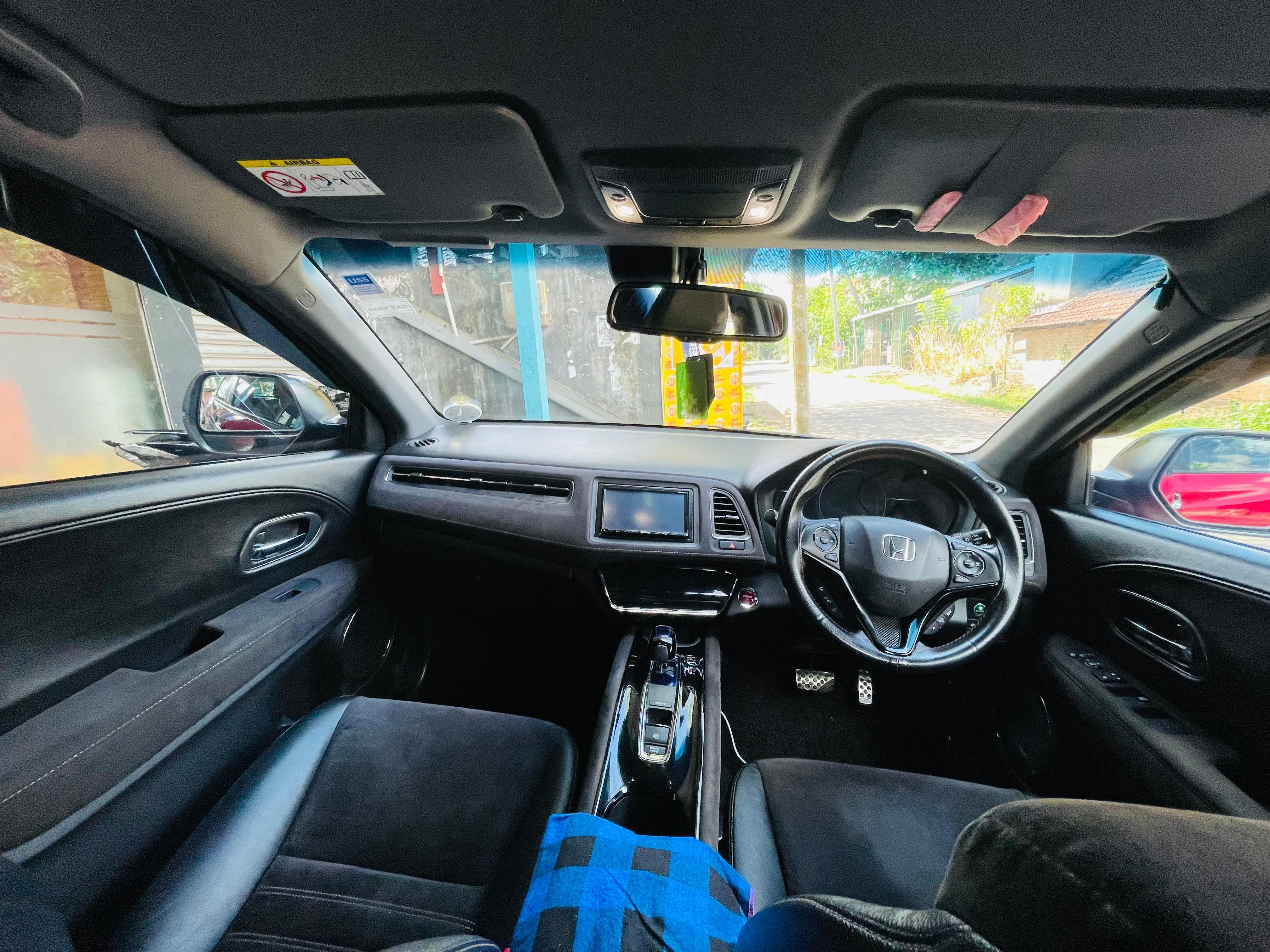 Honda Vezel 2018 - Used SUV sale in Sri Lanka - patpat.lk