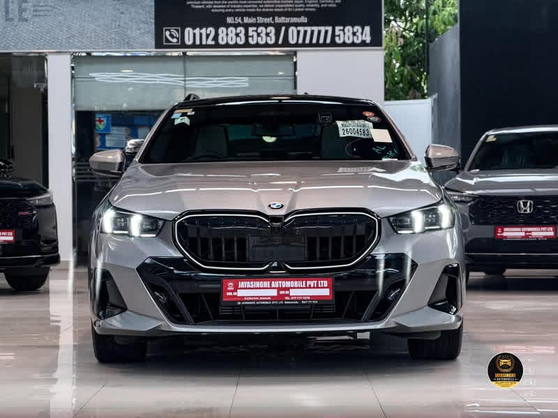 BMW 520D 2025 - சான்றளிக்கப்பட்டது கார் sale in Sri Lanka - patpat.lk