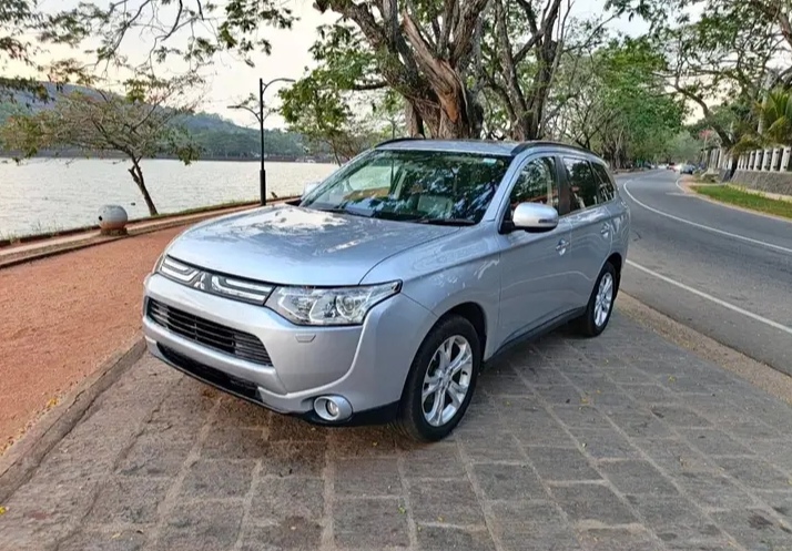 Mitsubishi Outlander 2013 ads-image-1