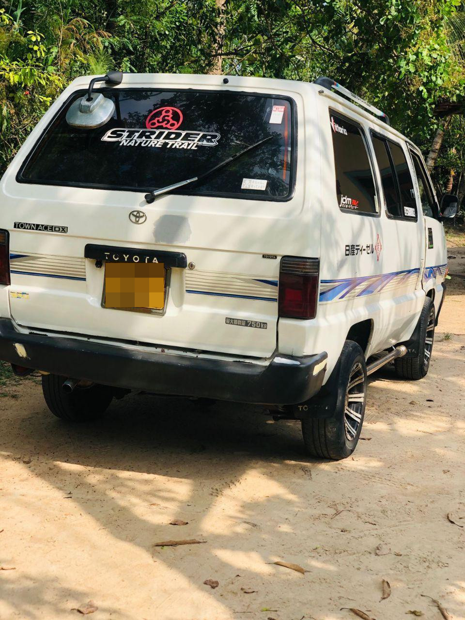 Toyota LiteAce 1990 - Used Van sale in Sri Lanka - patpat.lk