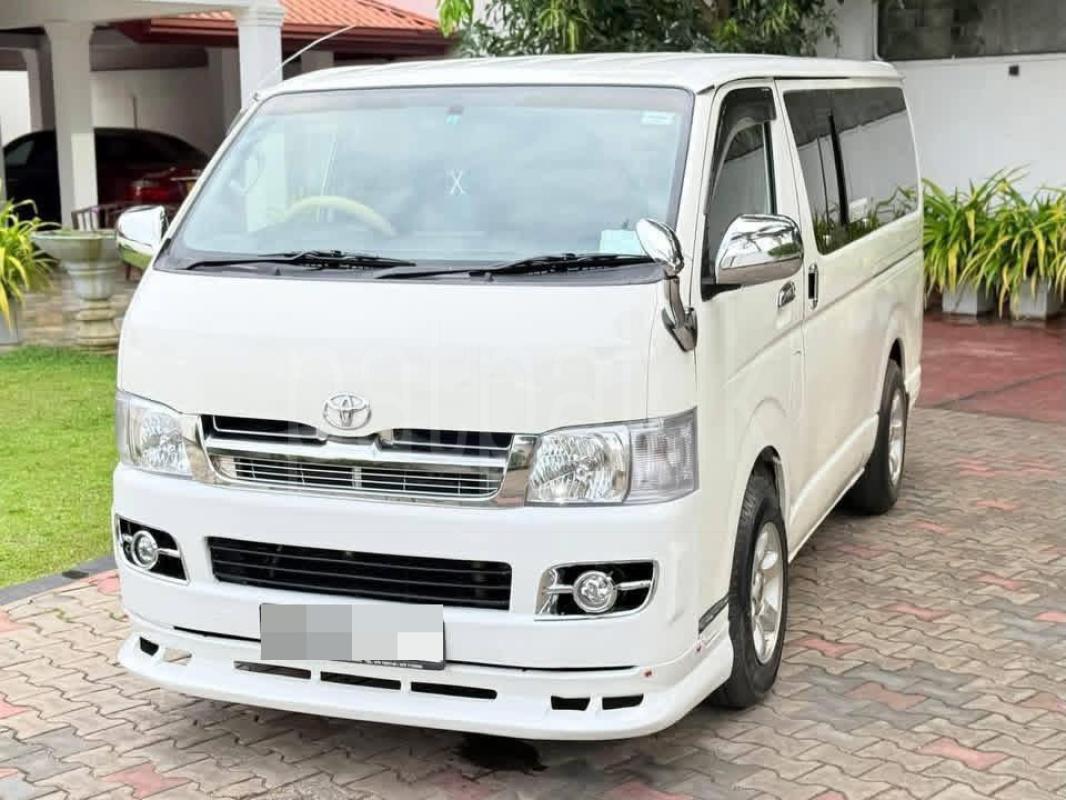 Toyota Hiace 2006 - பயன்படுத்தப்பட்டது வேன் sale in Sri Lanka - patpat.lk