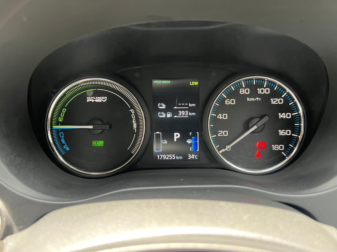 Mitsubishi Outlander 2016 - பயன்படுத்தப்பட்டது SUV sale in Sri Lanka - patpat.lk