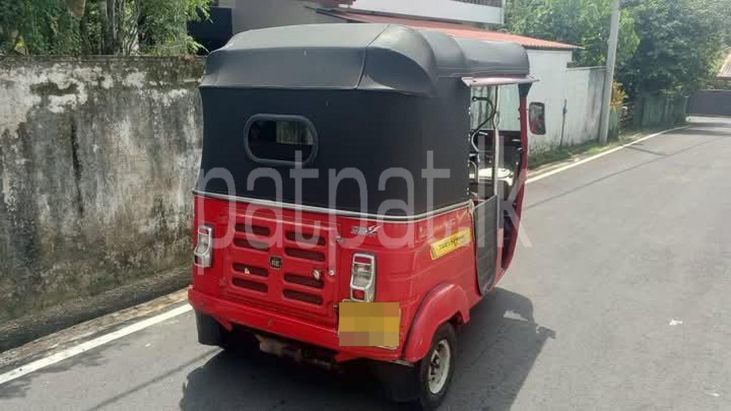 Bajaj 4 stroke 2015 - பயன்படுத்தப்பட்டது முச்சக்கர வண்டி sale in Sri Lanka - patpat.lk