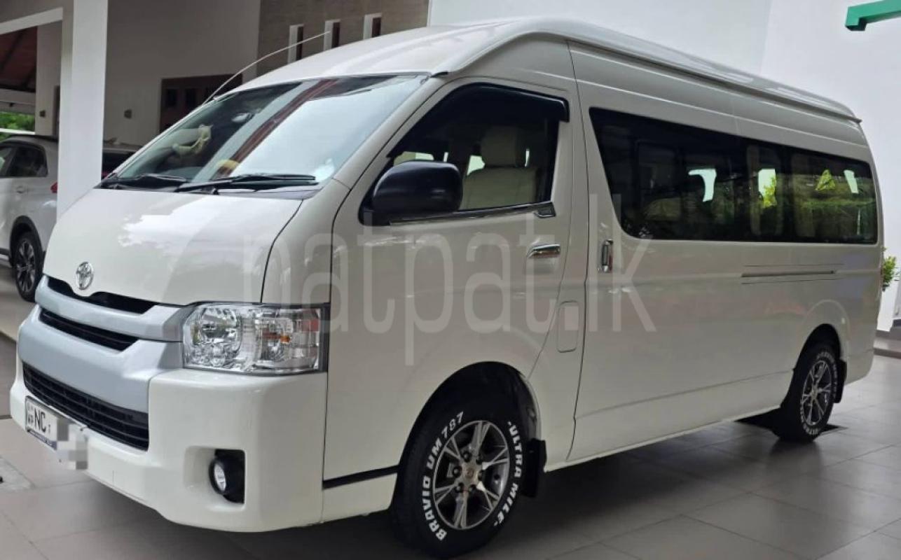Toyota Hiace 2017 - பயன்படுத்தப்பட்டது வேன் sale in Sri Lanka - patpat.lk