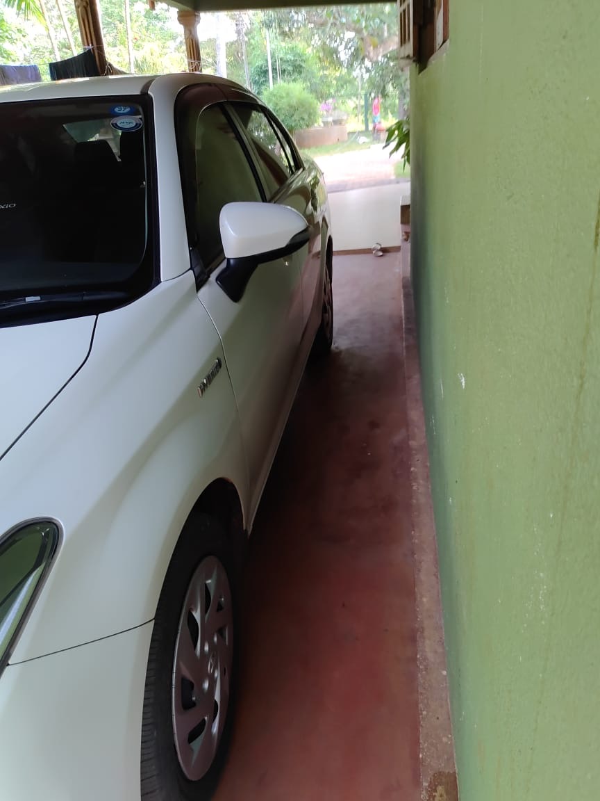 Toyota Axio 2015 - Used Car sale in Sri Lanka - patpat.lk